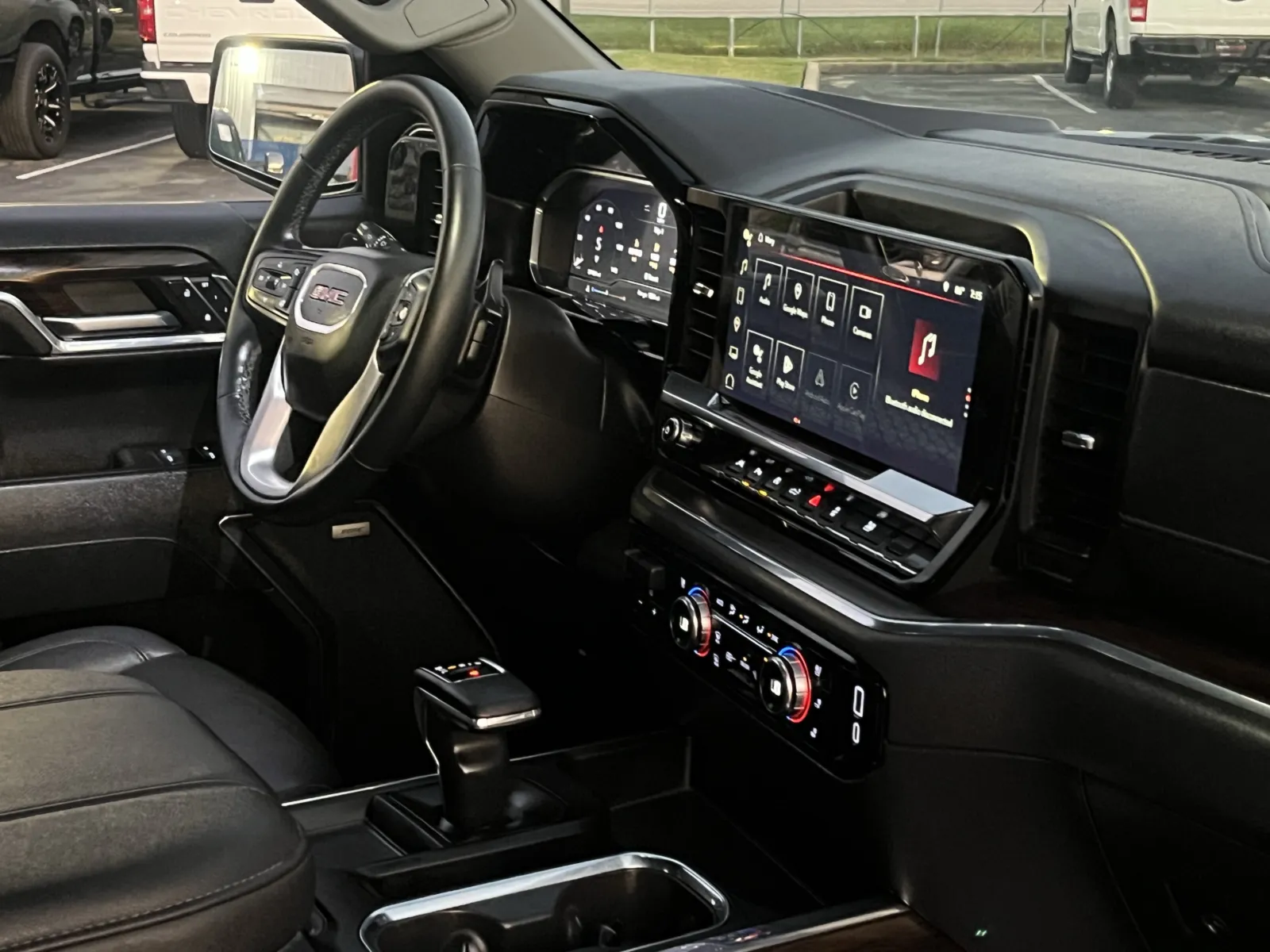 GMC Sierra photo 13