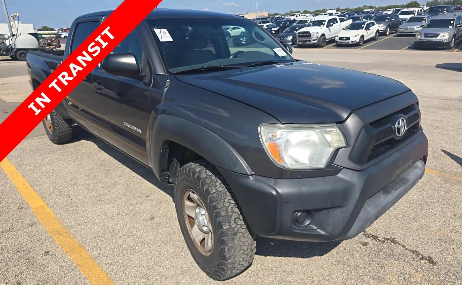 Toyota Tacoma photo 3