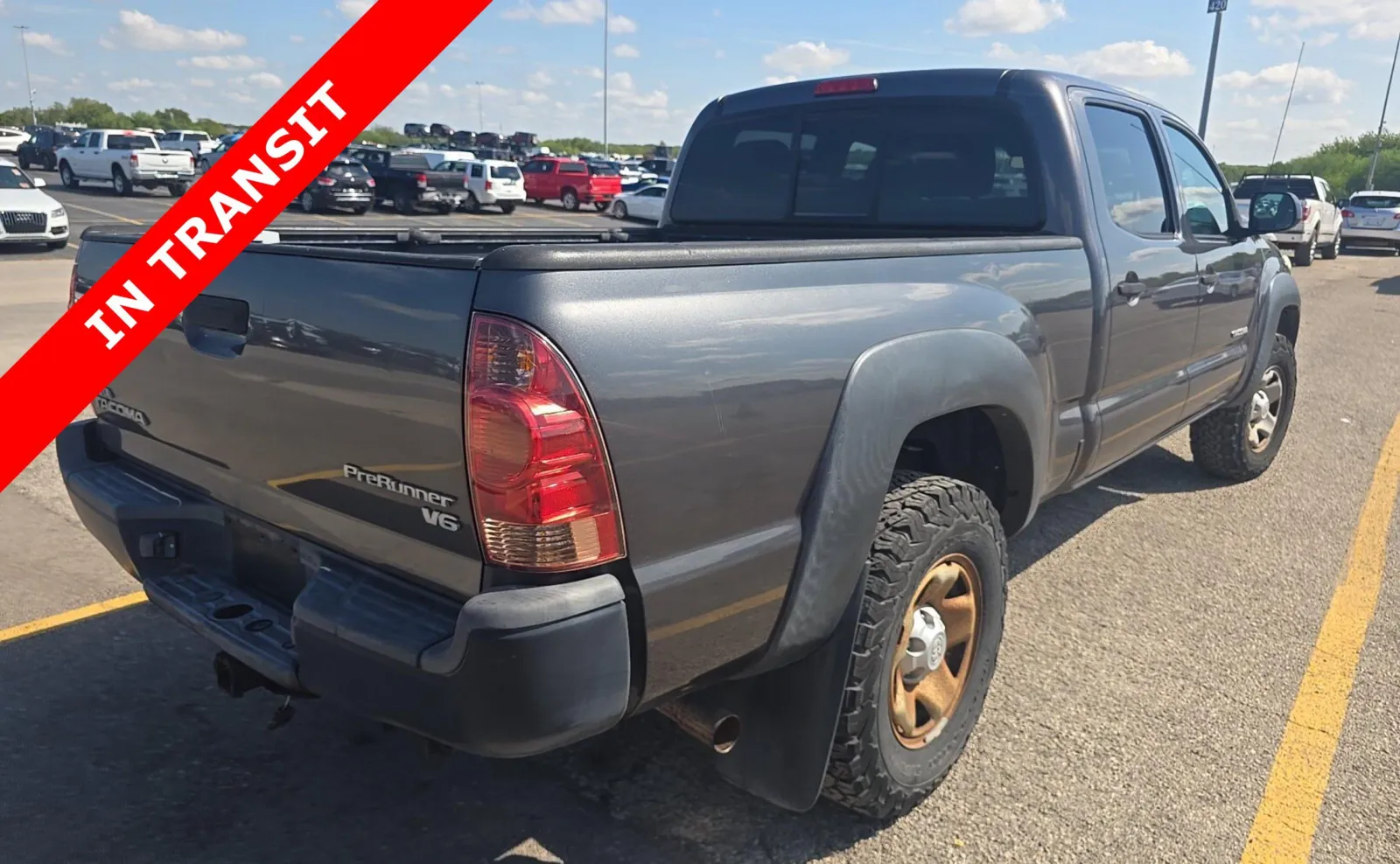 Toyota Tacoma photo 4