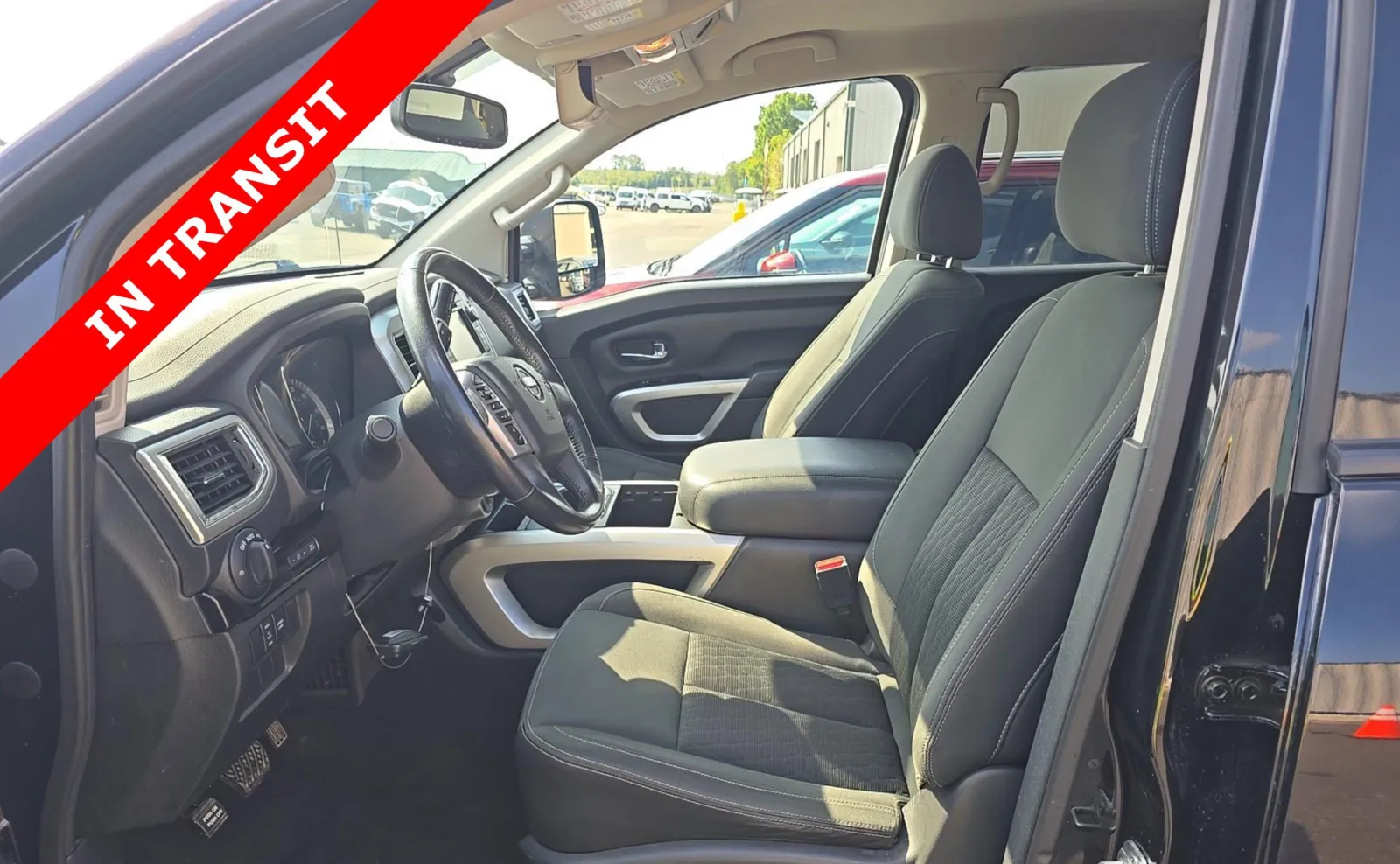 Nissan Titan photo 6