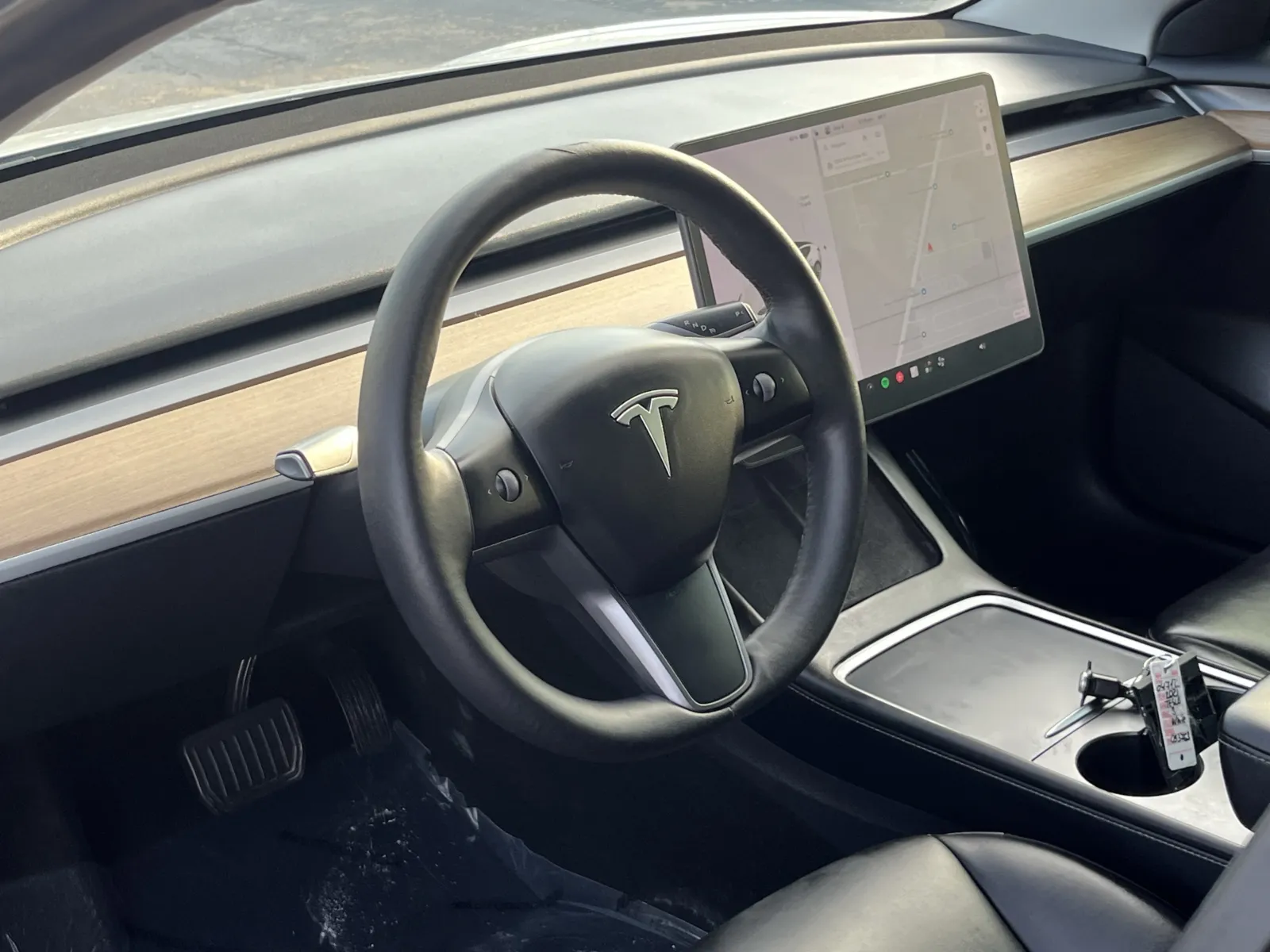 Tesla Model 3 photo 16