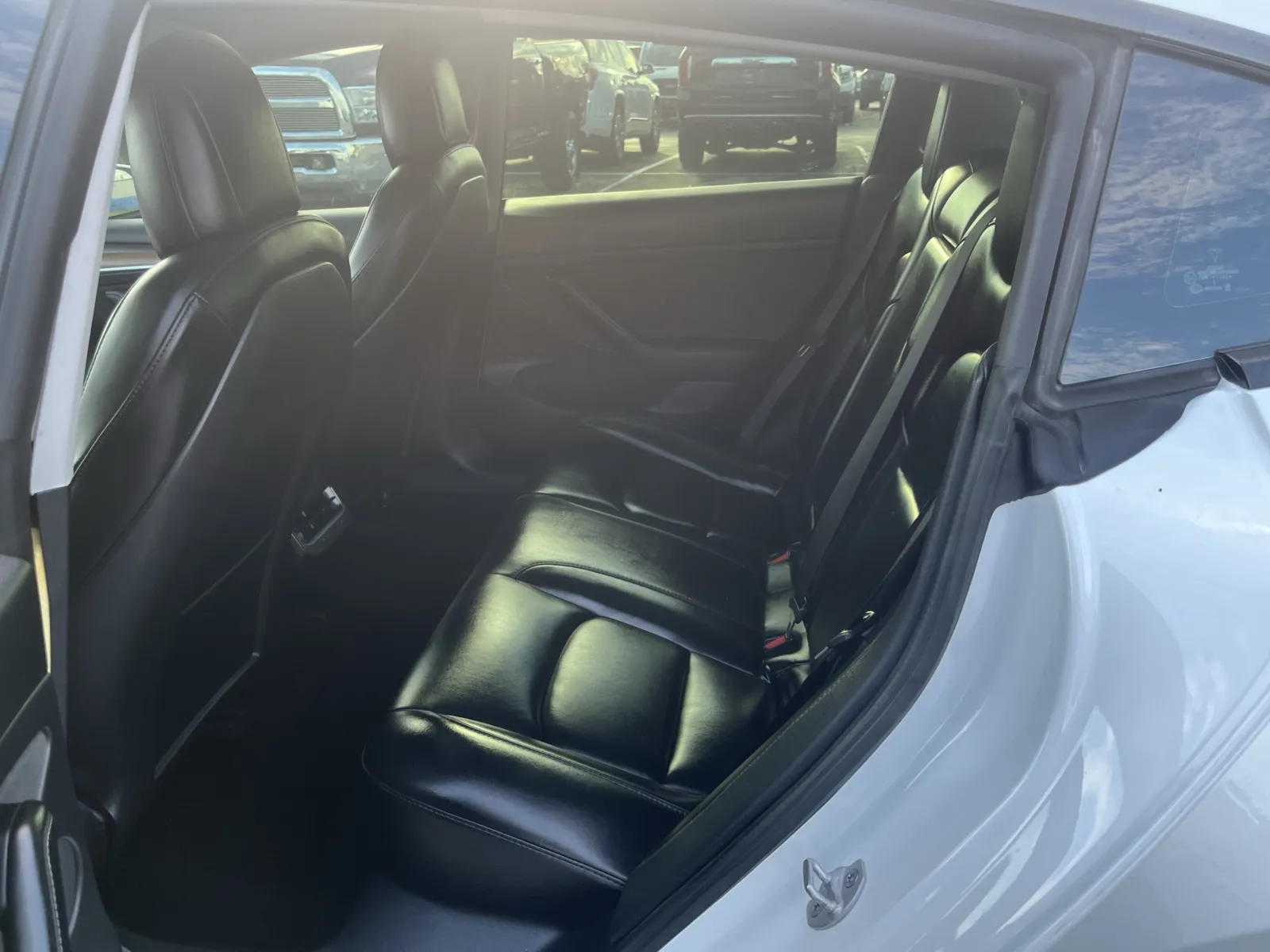 Tesla Model 3 photo 29