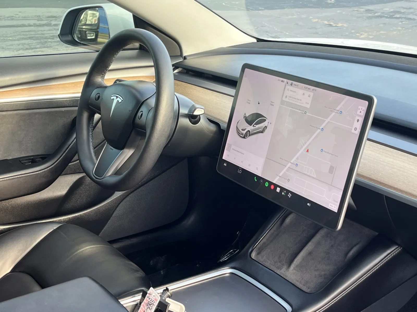 Tesla Model 3 photo 17