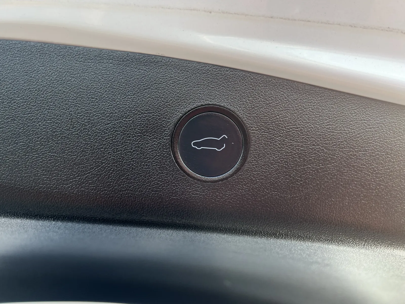 Tesla Model 3 photo 15