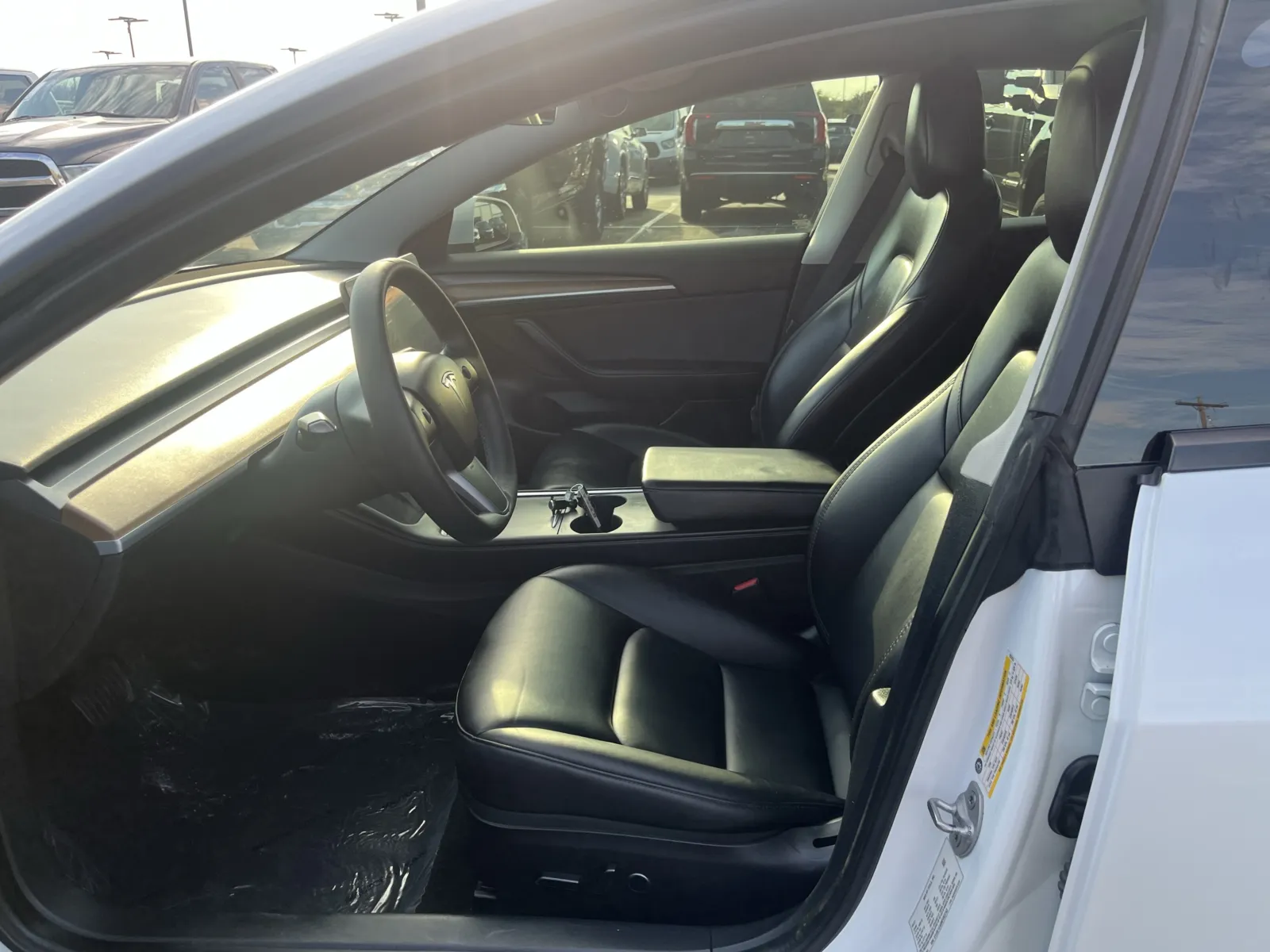 Tesla Model 3 photo 27