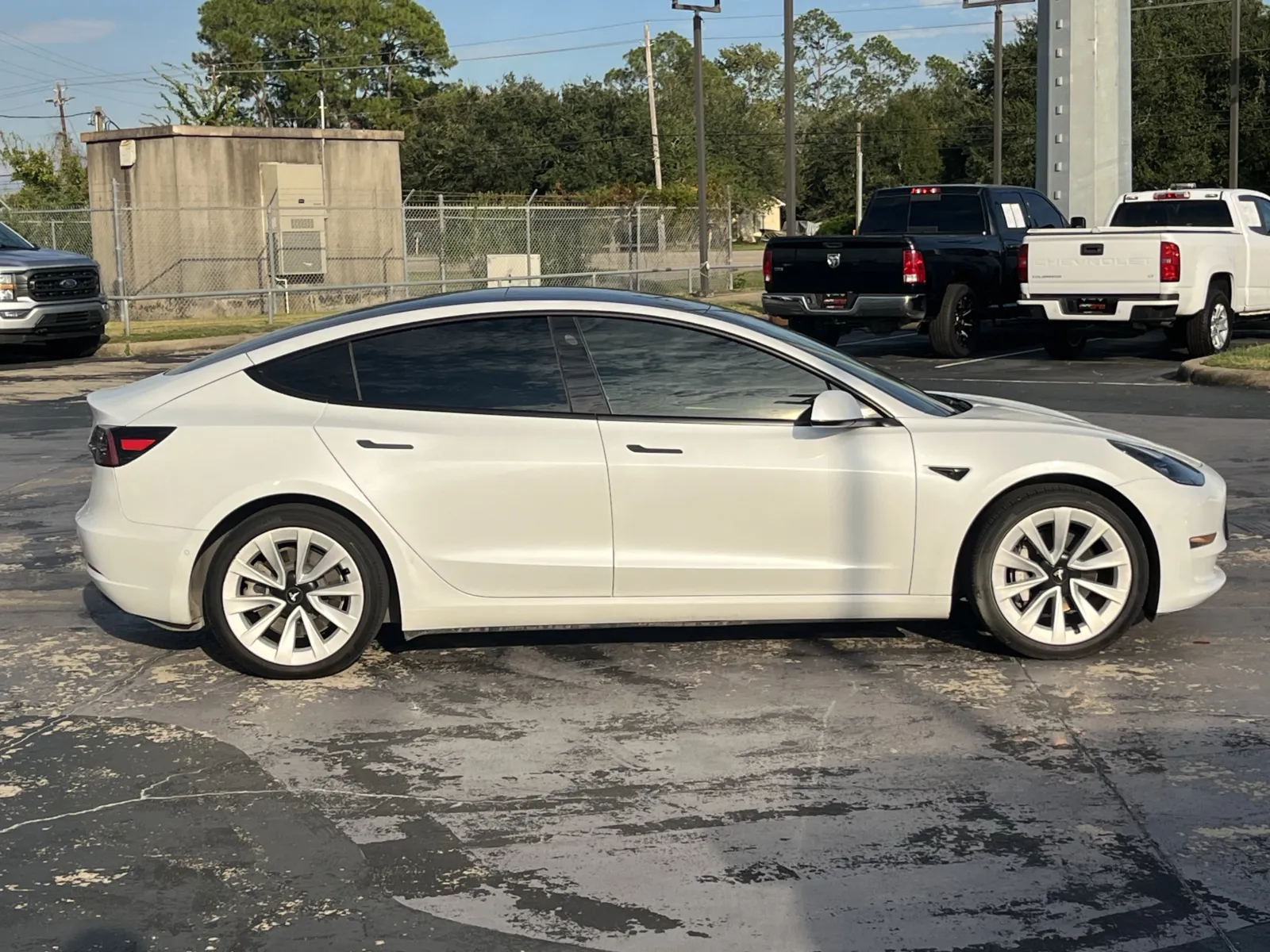 Tesla Model 3 photo 12