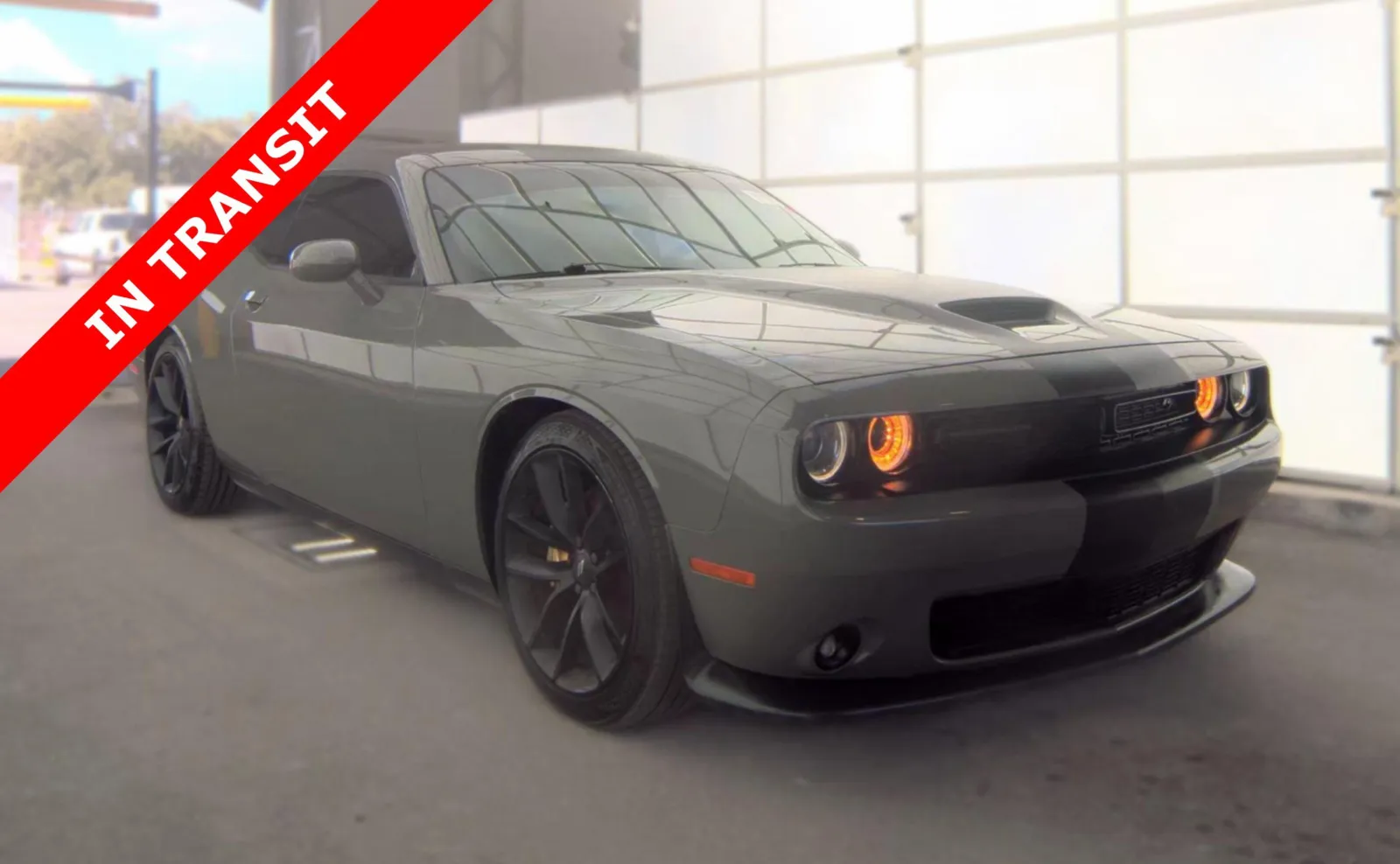 Dodge Challenger photo 3