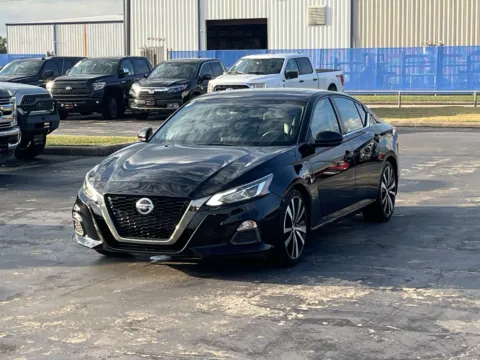 Photos of 2020 Nissan Altima 2.5 SR for sale in Alvin, TX at Auto Boutique Texas
