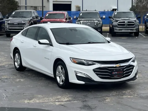 More photos of 2023 Chevrolet Malibu LT at Auto Boutique Texas, TX