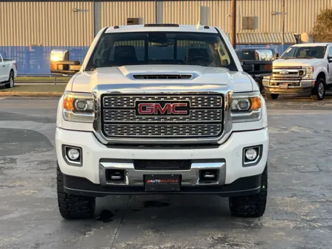 More photos of 2019 GMC Sierra 2500 HD Denali at Auto Boutique Texas, TX