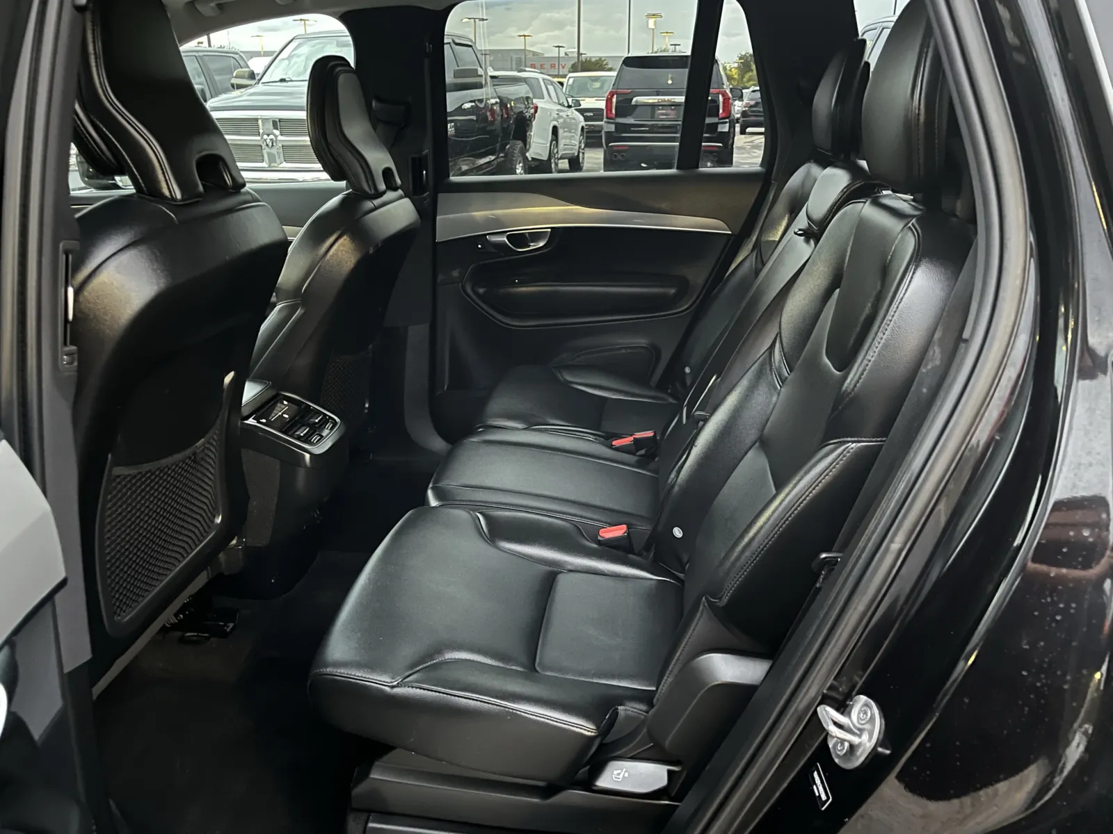 Volvo XC90 photo 30