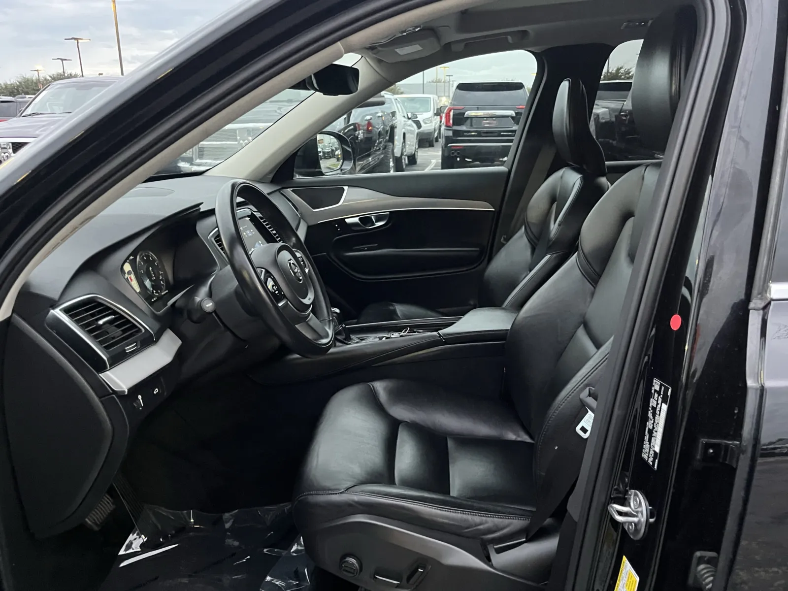 Volvo XC90 photo 28