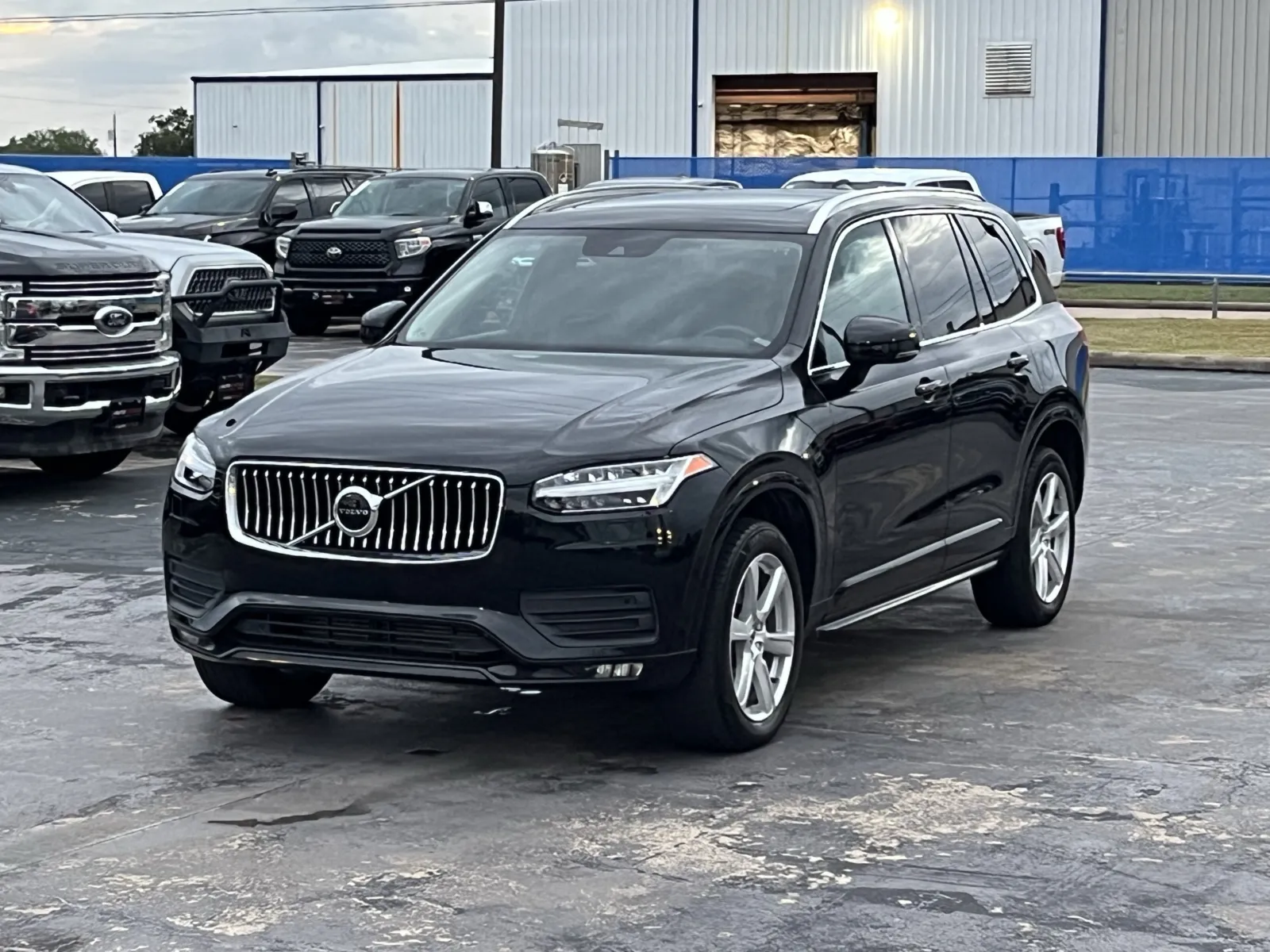 Volvo XC90 photo 2