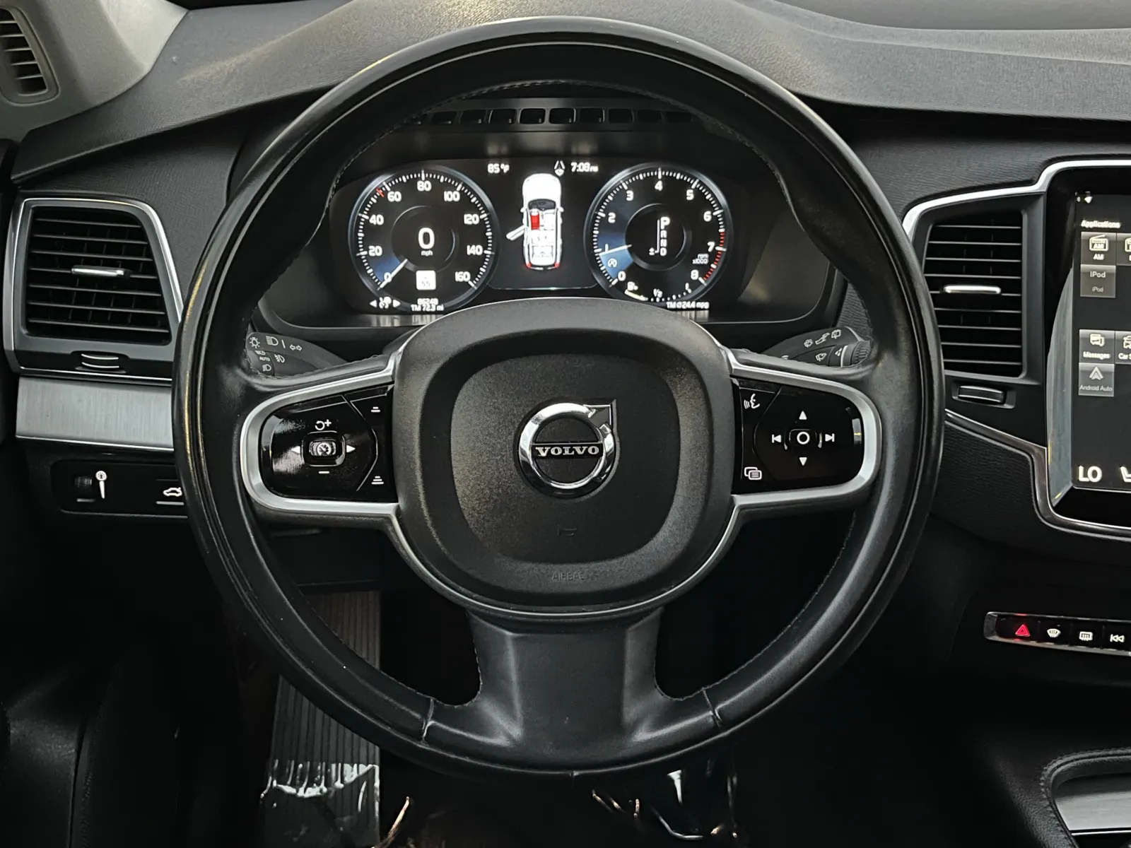 Volvo XC90 photo 19