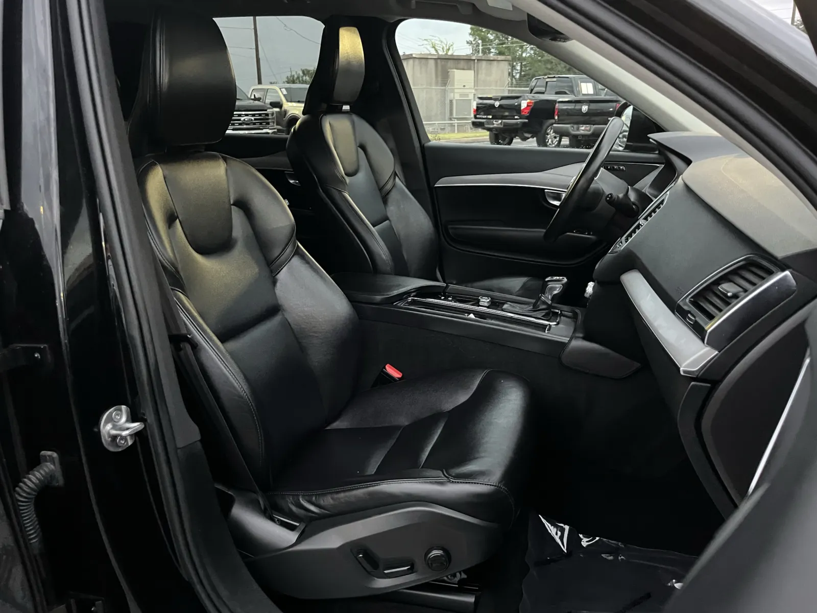 Volvo XC90 photo 29