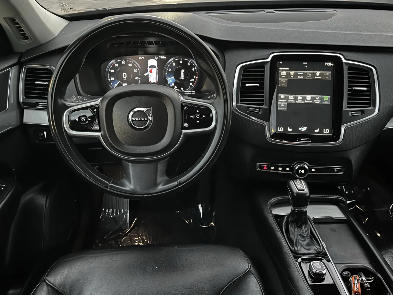 Volvo XC90 photo 18
