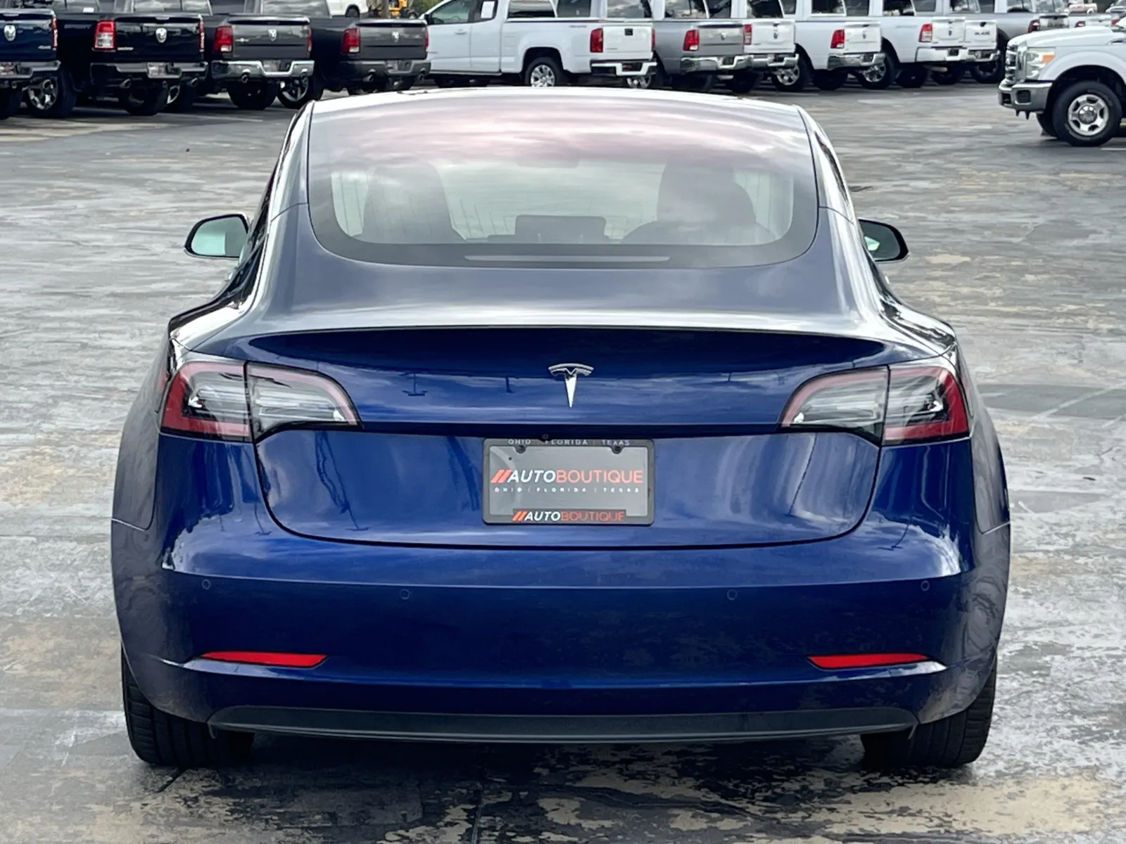 Tesla Model 3 photo 7