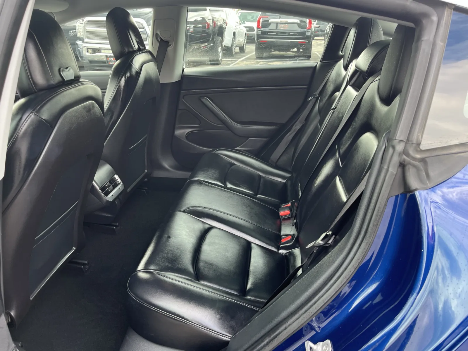 Tesla Model 3 photo 26