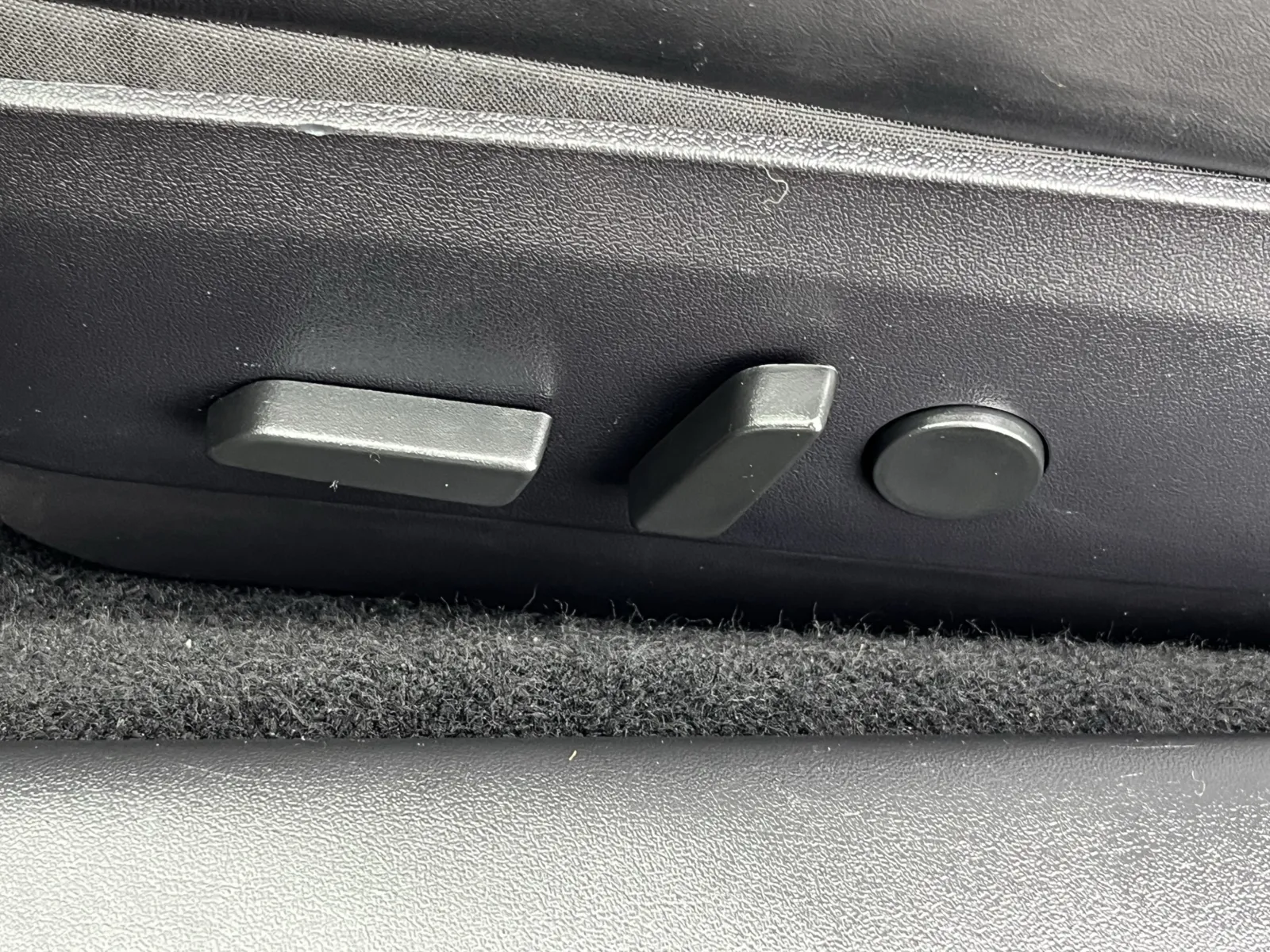 Tesla Model 3 photo 23