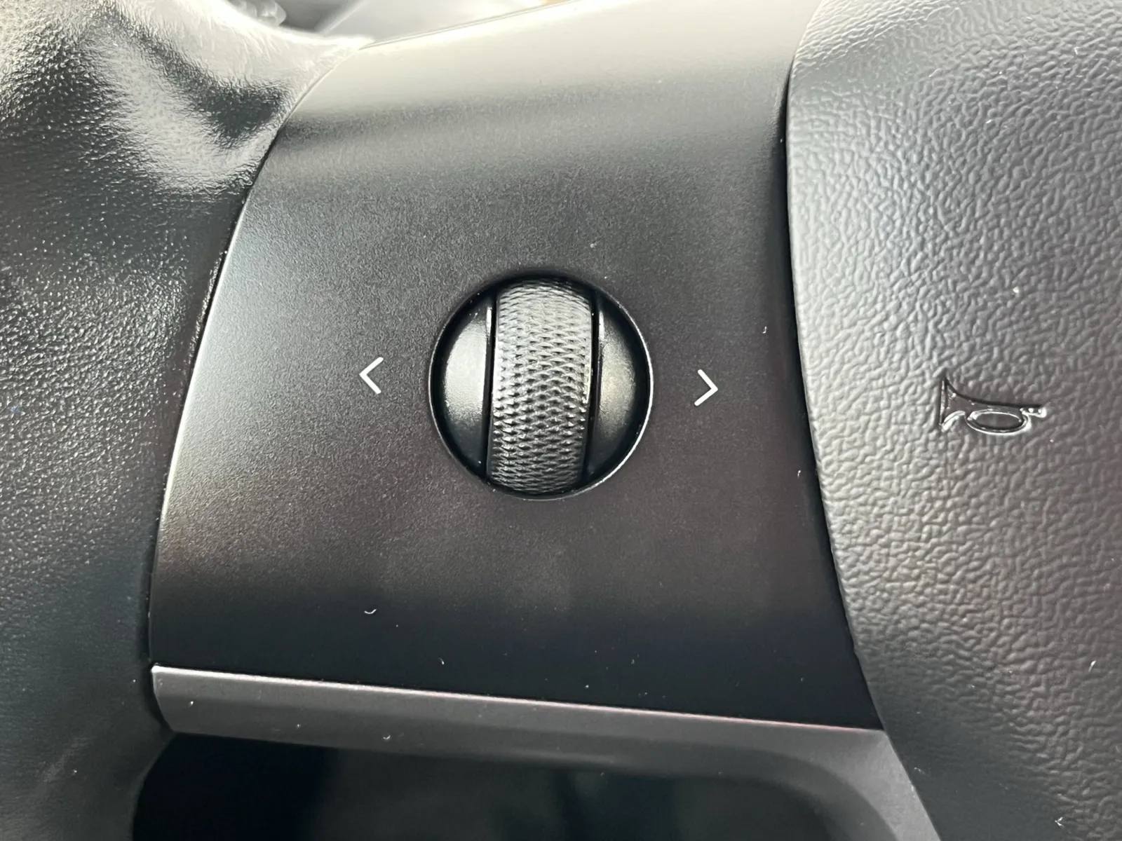 Tesla Model 3 photo 16
