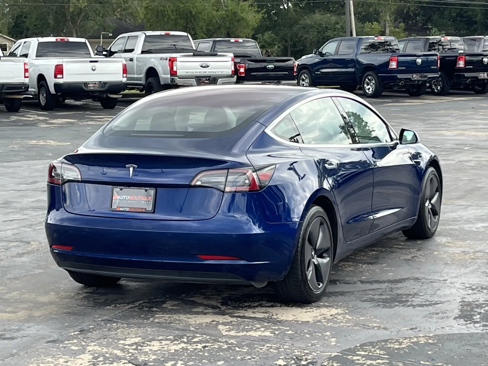 Tesla Model 3 photo 8