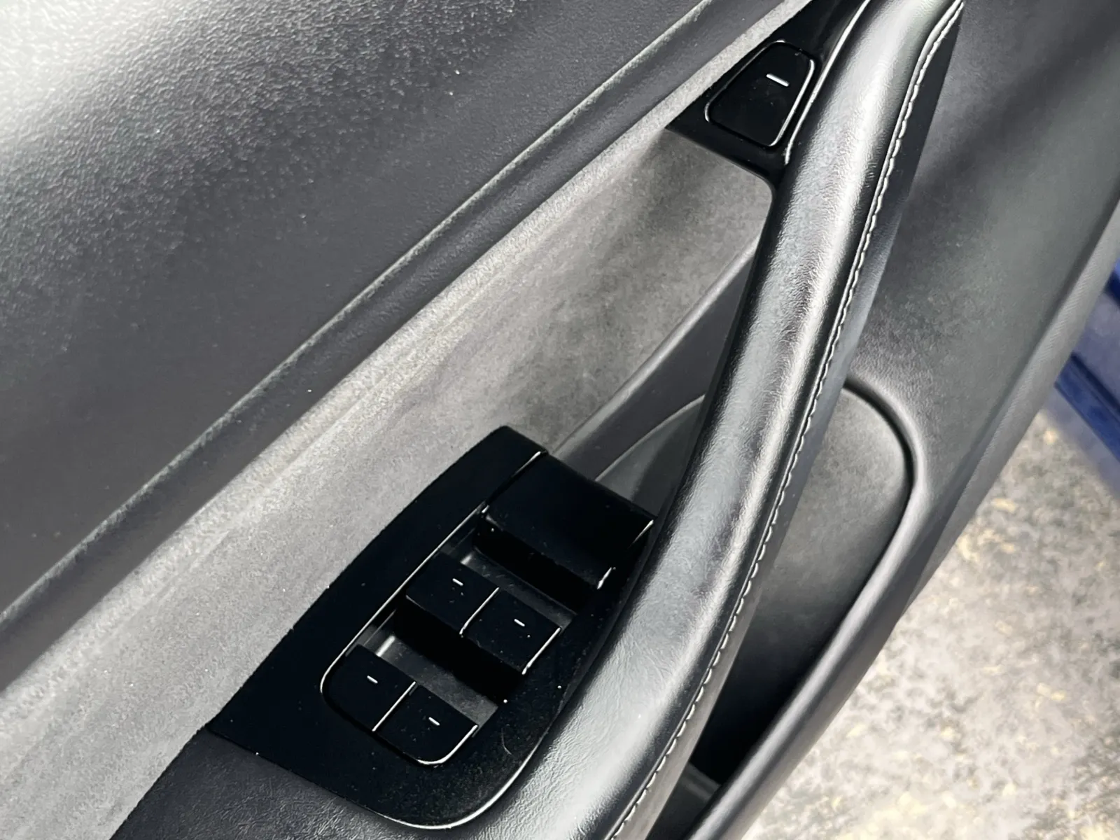 Tesla Model 3 photo 22