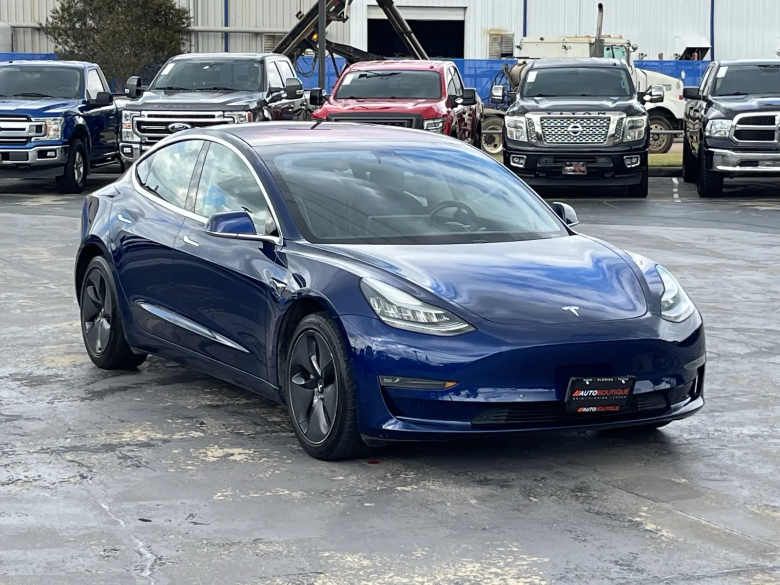 Tesla Model 3 photo 3