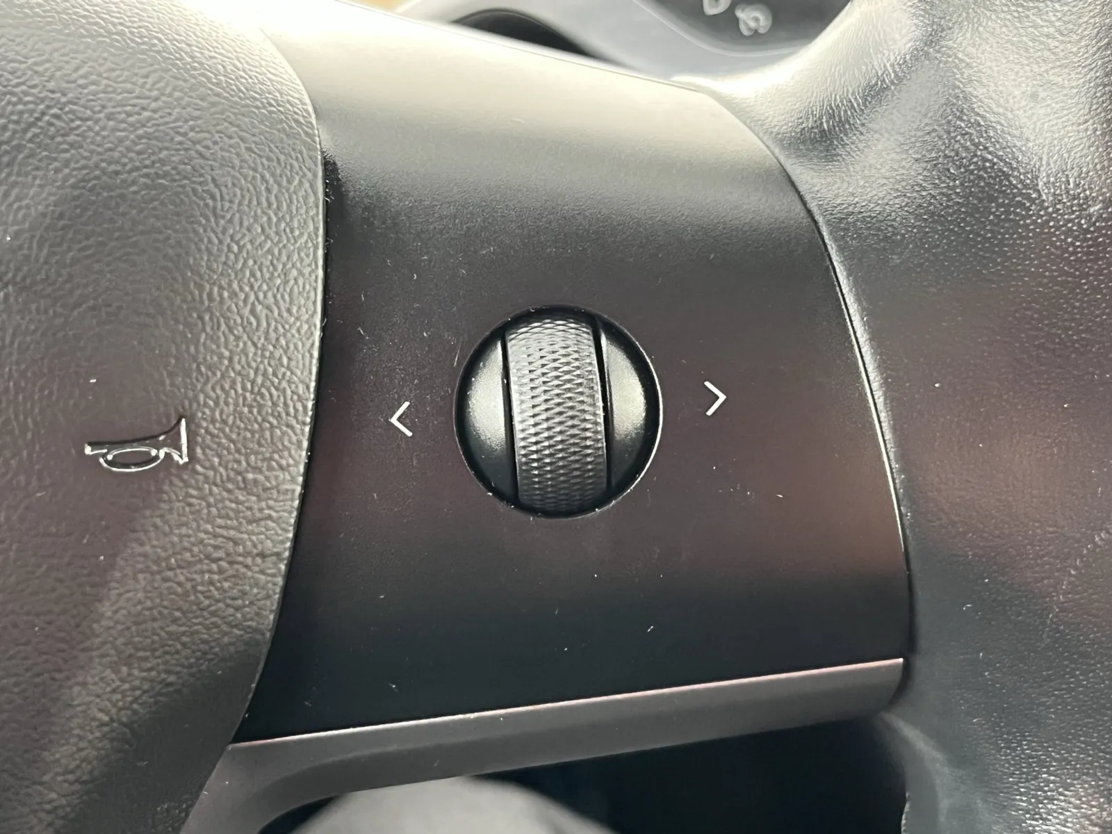 Tesla Model 3 photo 17