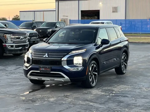 Photos of 2023 Mitsubishi Outlander SE Special Edition for sale in Alvin, TX at Auto Boutique Texas