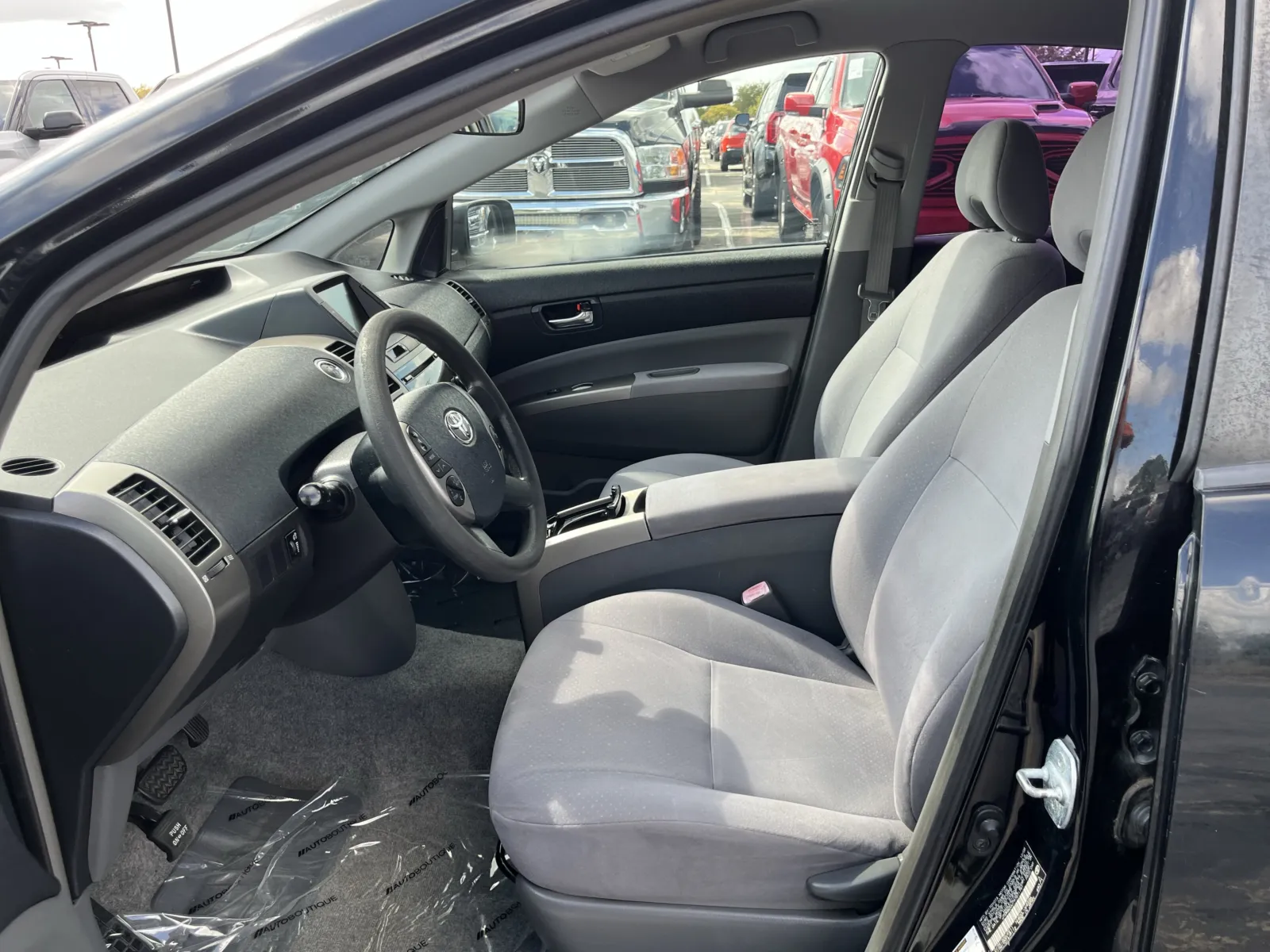 Toyota Prius photo 24