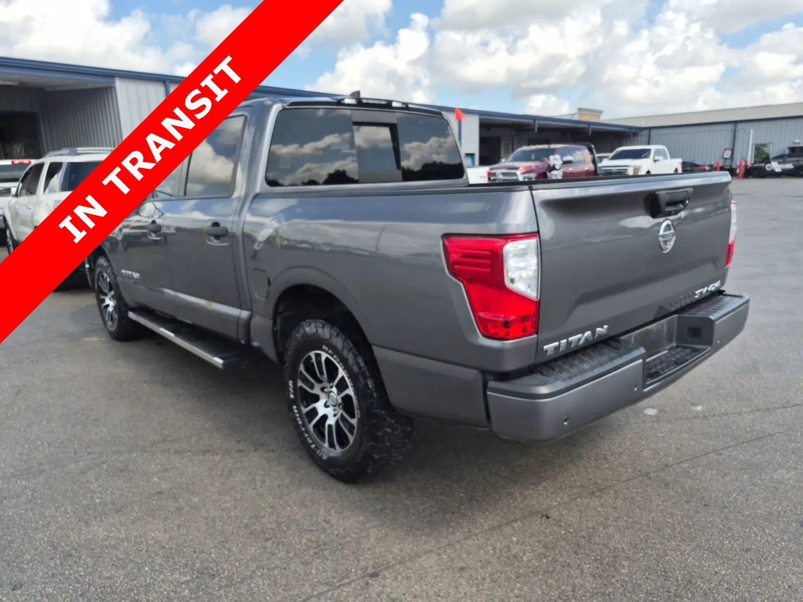 Nissan Titan photo 5