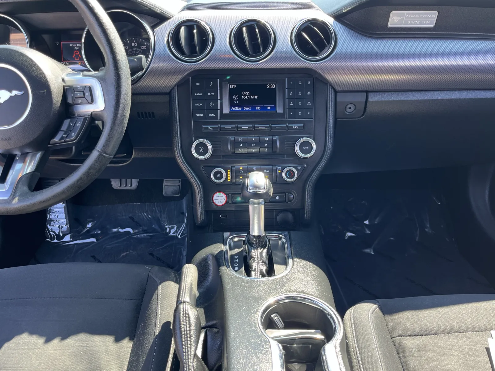 Ford Mustang photo 22