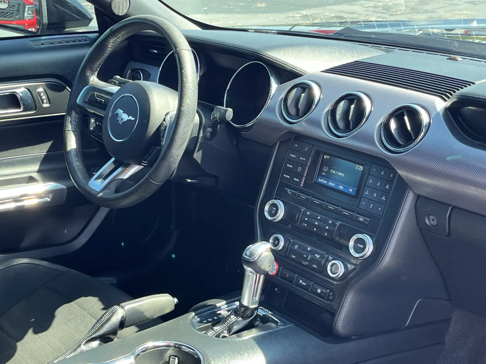 Ford Mustang photo 14