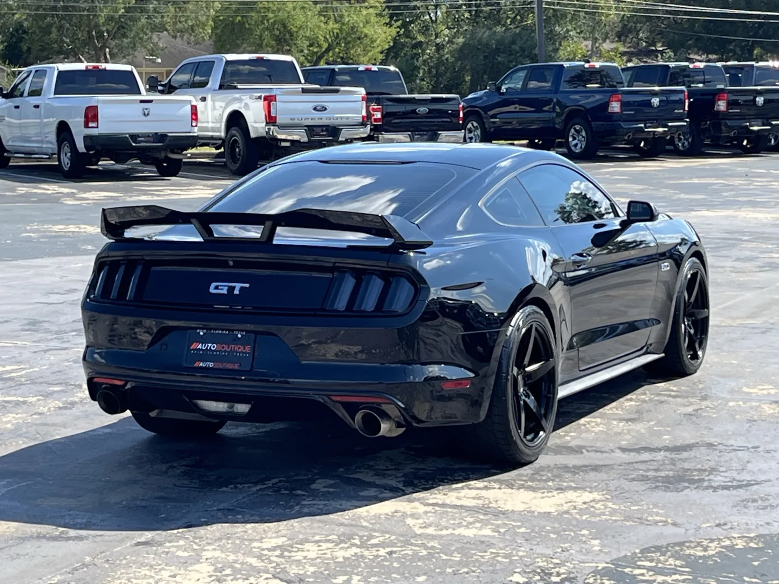 Ford Mustang photo 8
