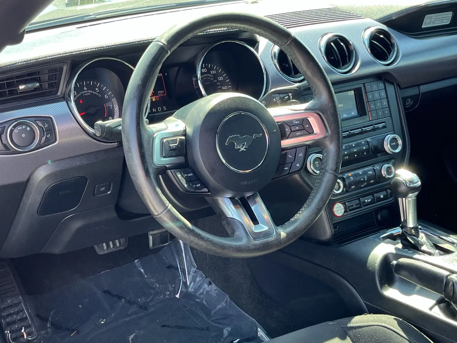 Ford Mustang photo 13