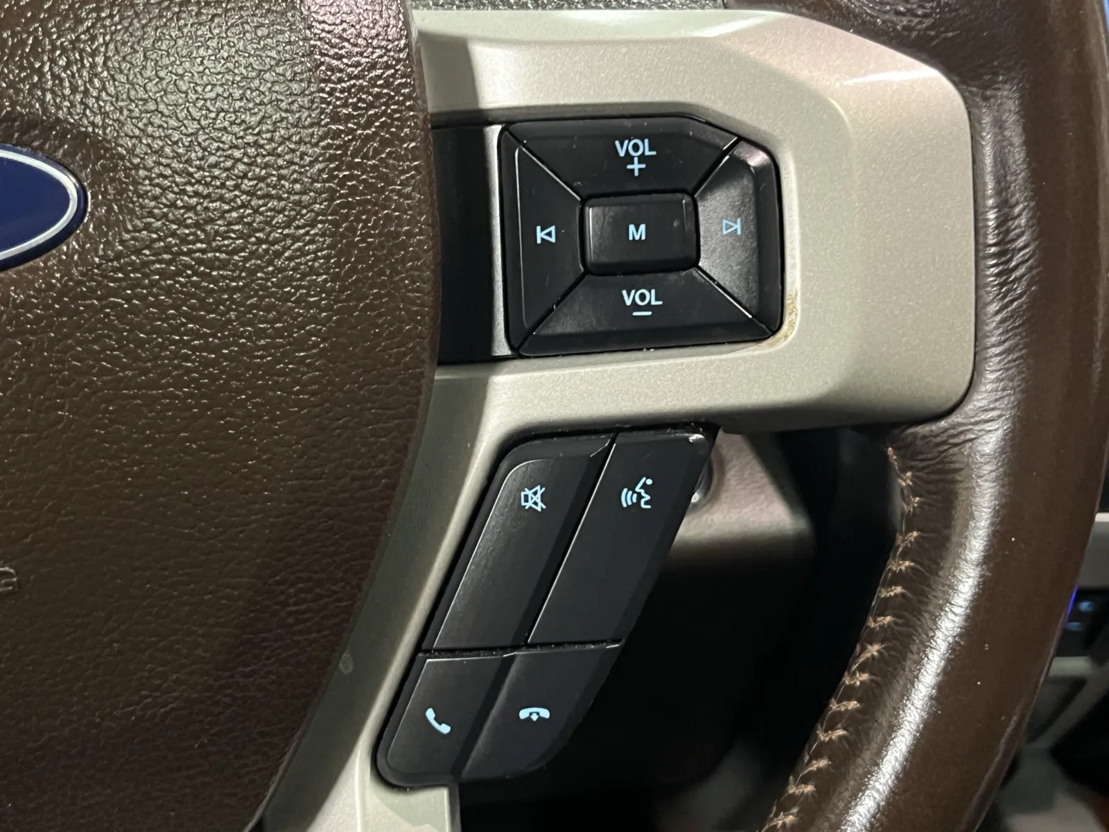 Ford F-250 photo 18