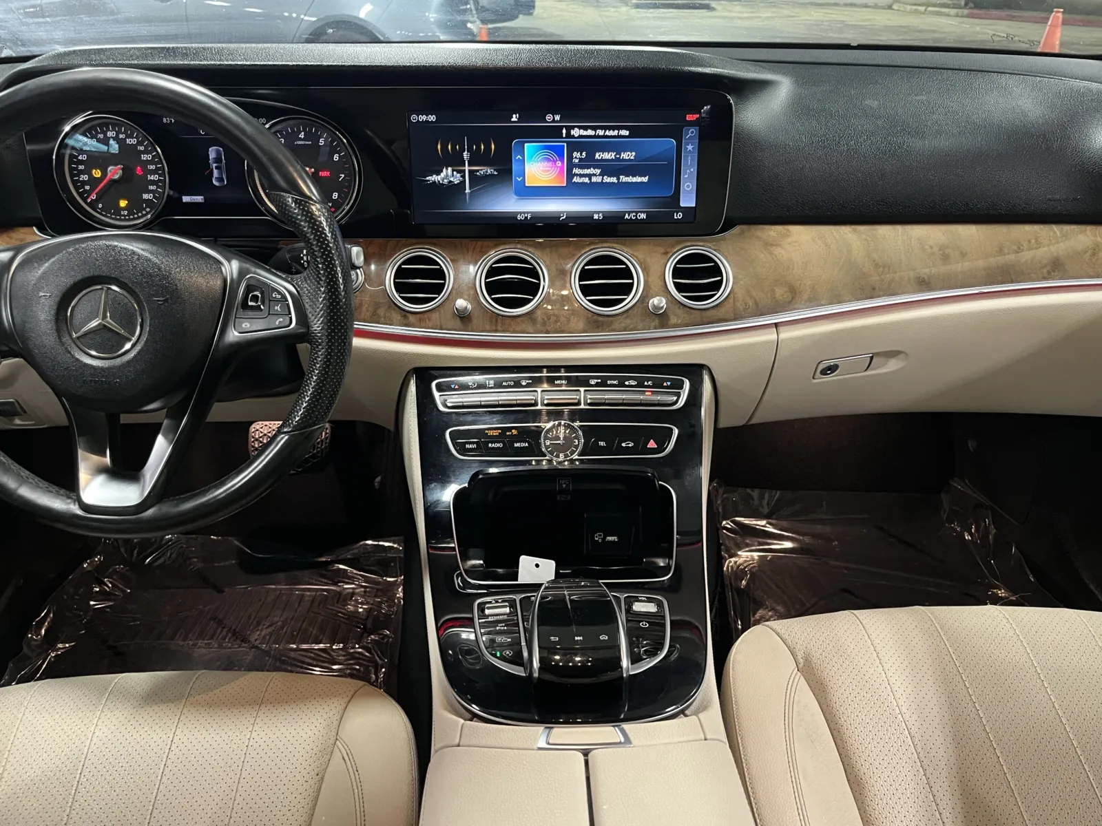 Mercedes-Benz E-Class photo 21