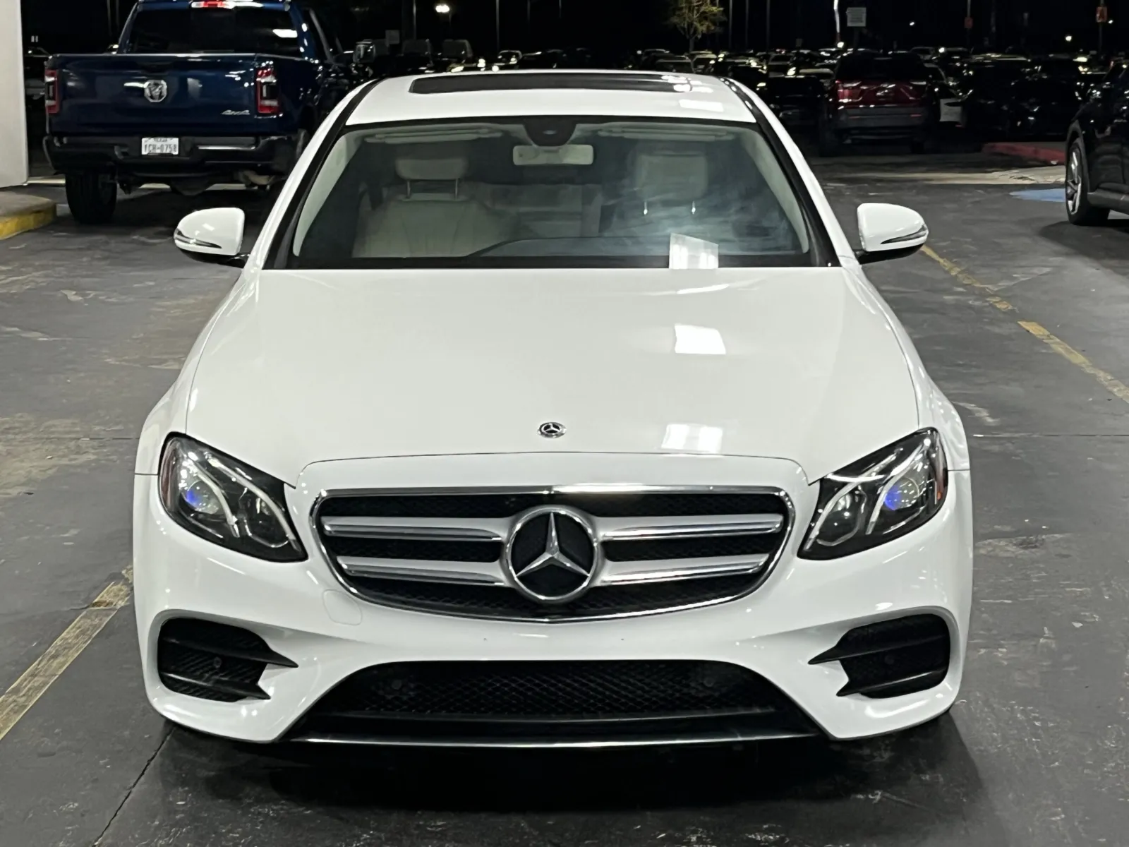 Mercedes-Benz E-Class photo 4