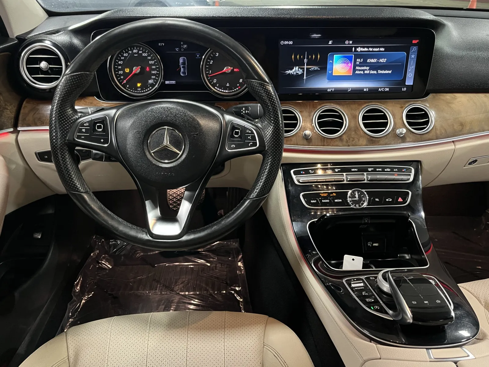 Mercedes-Benz E-Class photo 14