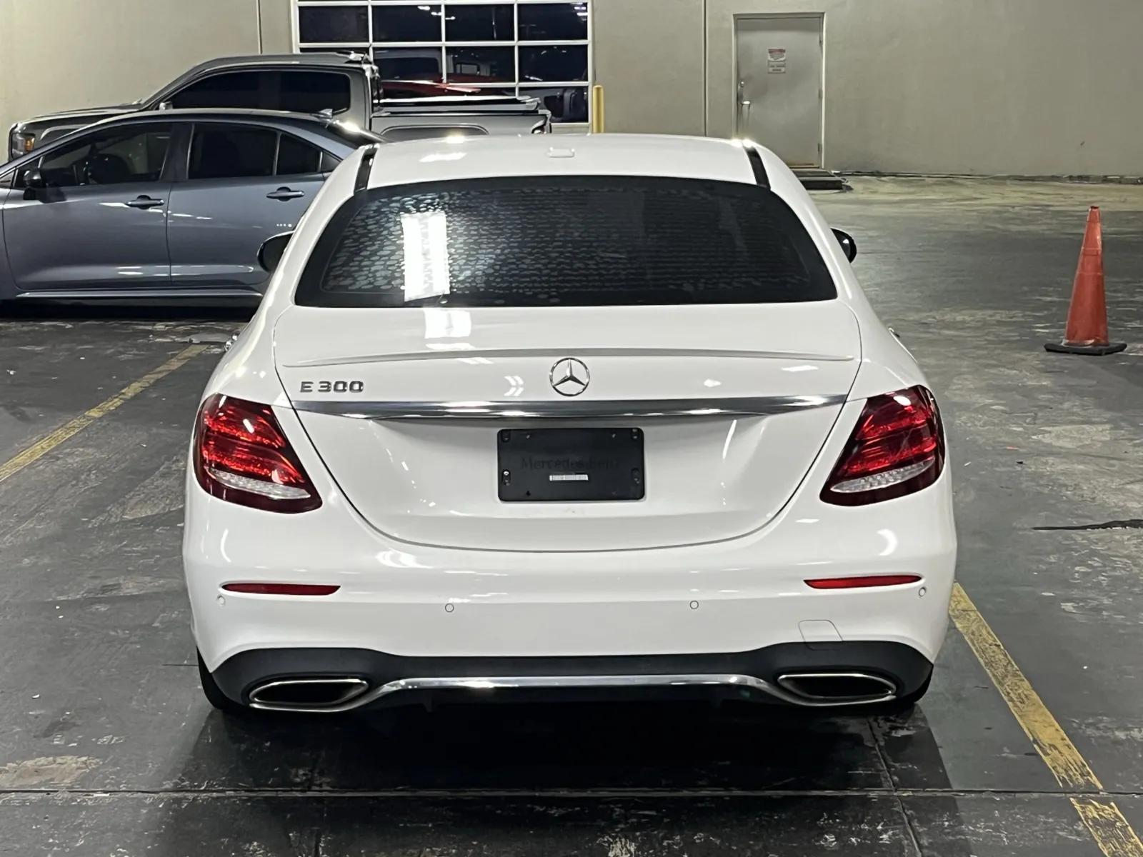 Mercedes-Benz E-Class photo 8