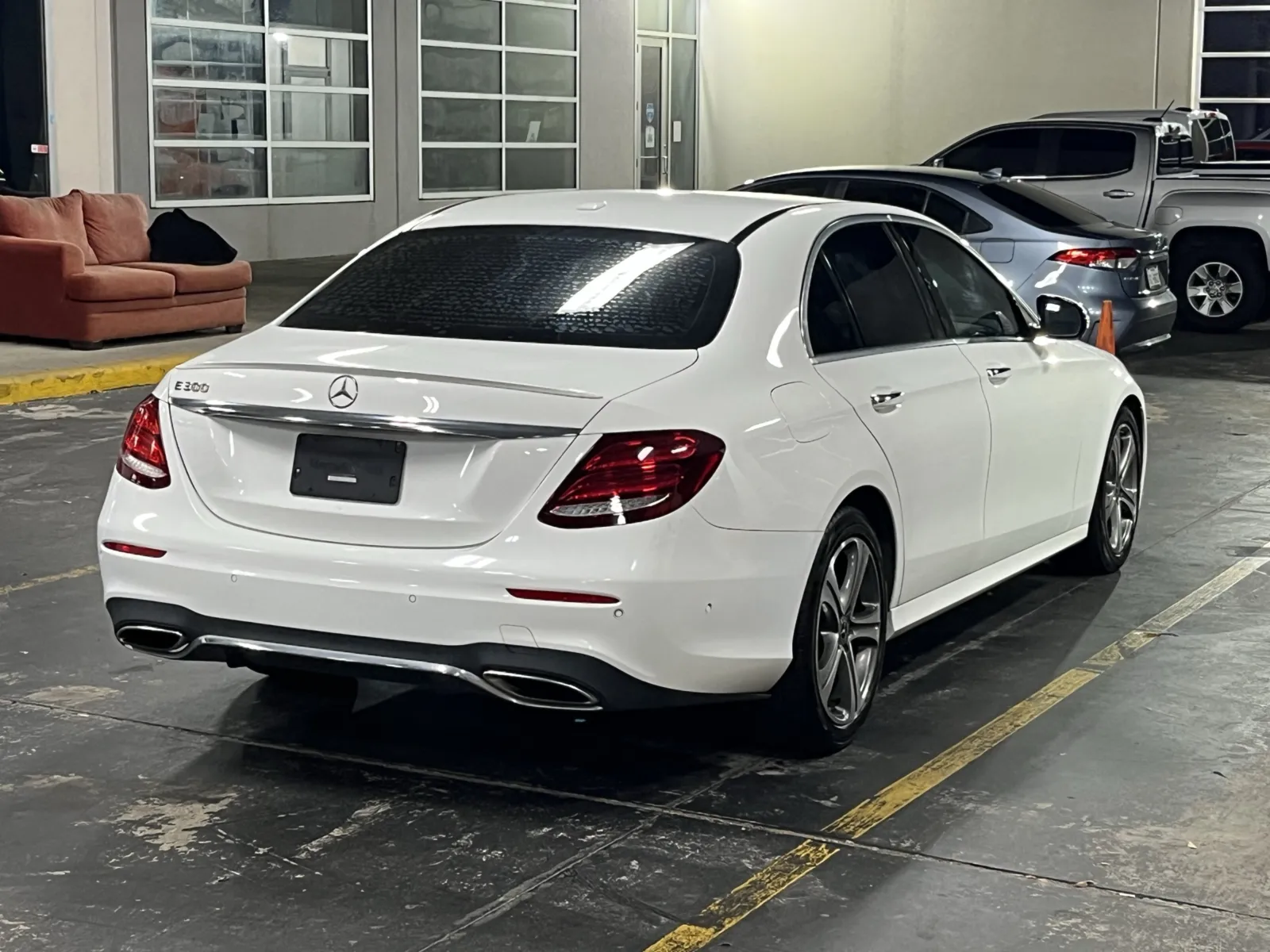 Mercedes-Benz E-Class photo 9