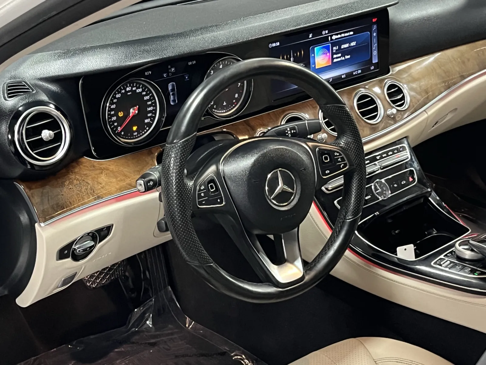 Mercedes-Benz E-Class photo 12