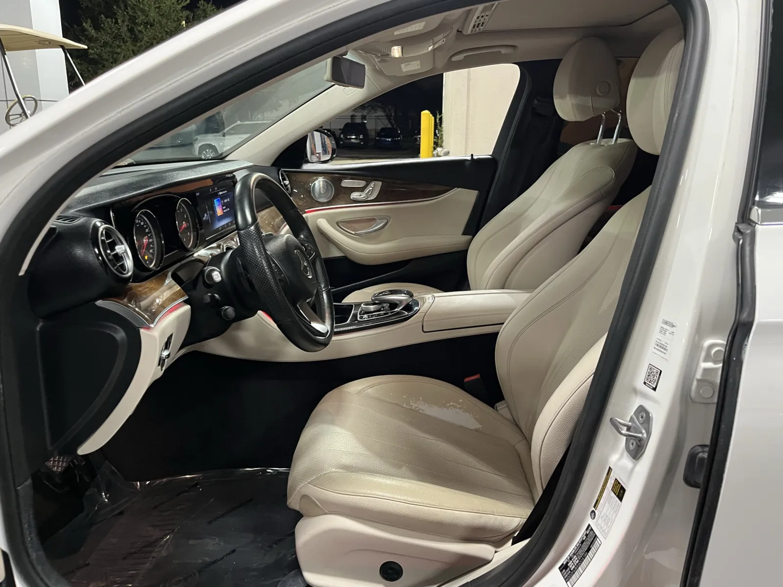 Mercedes-Benz E-Class photo 24