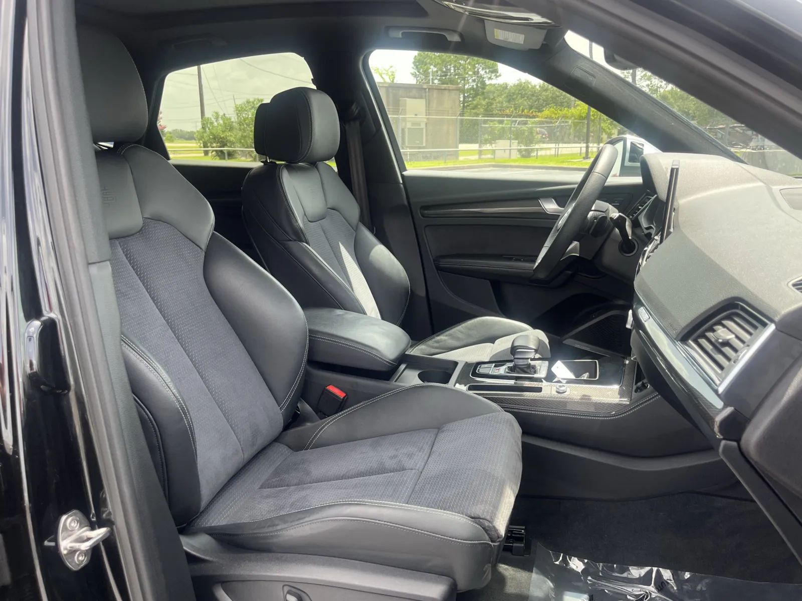 Audi SQ5 photo 28