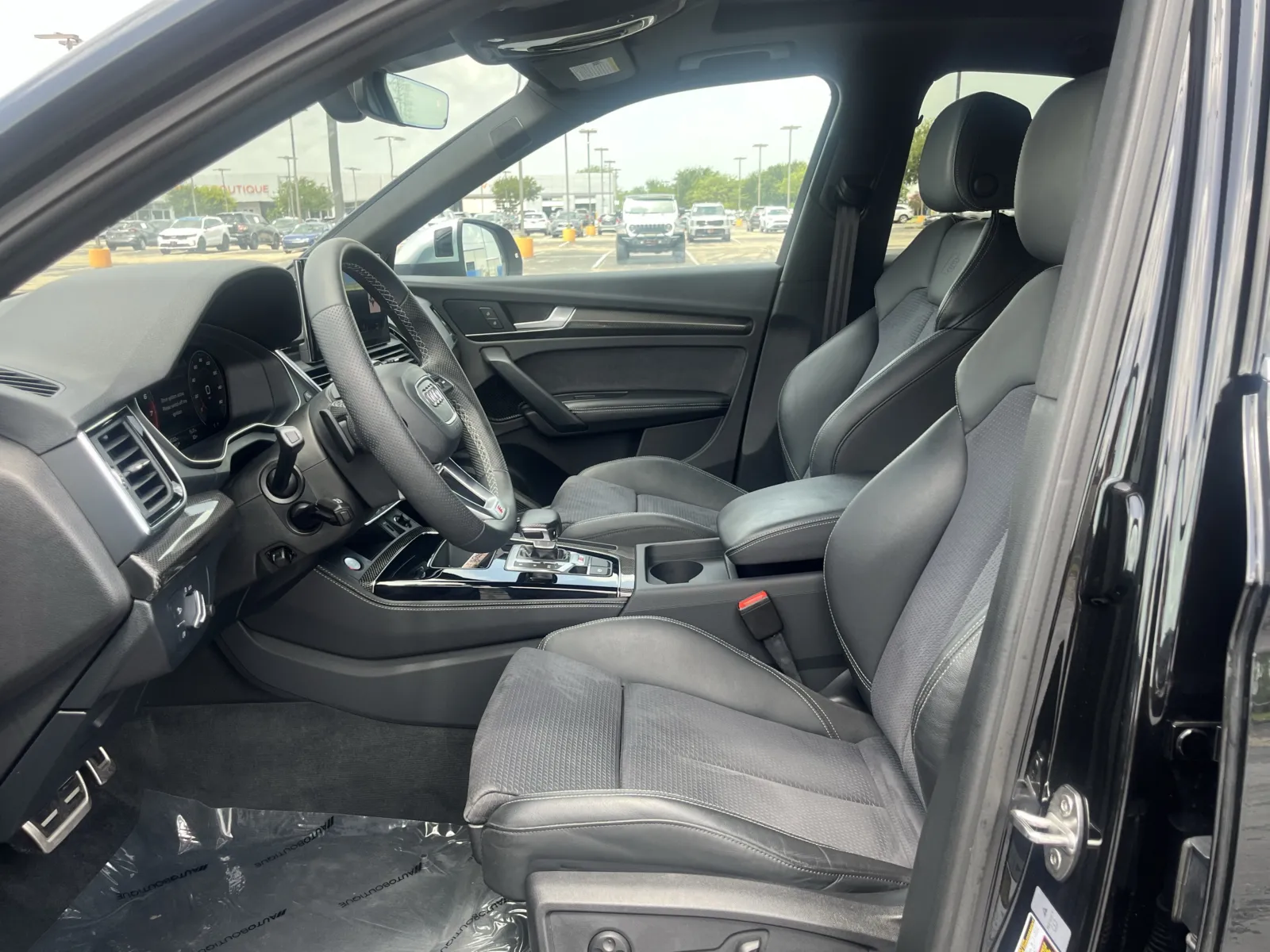Audi SQ5 photo 27