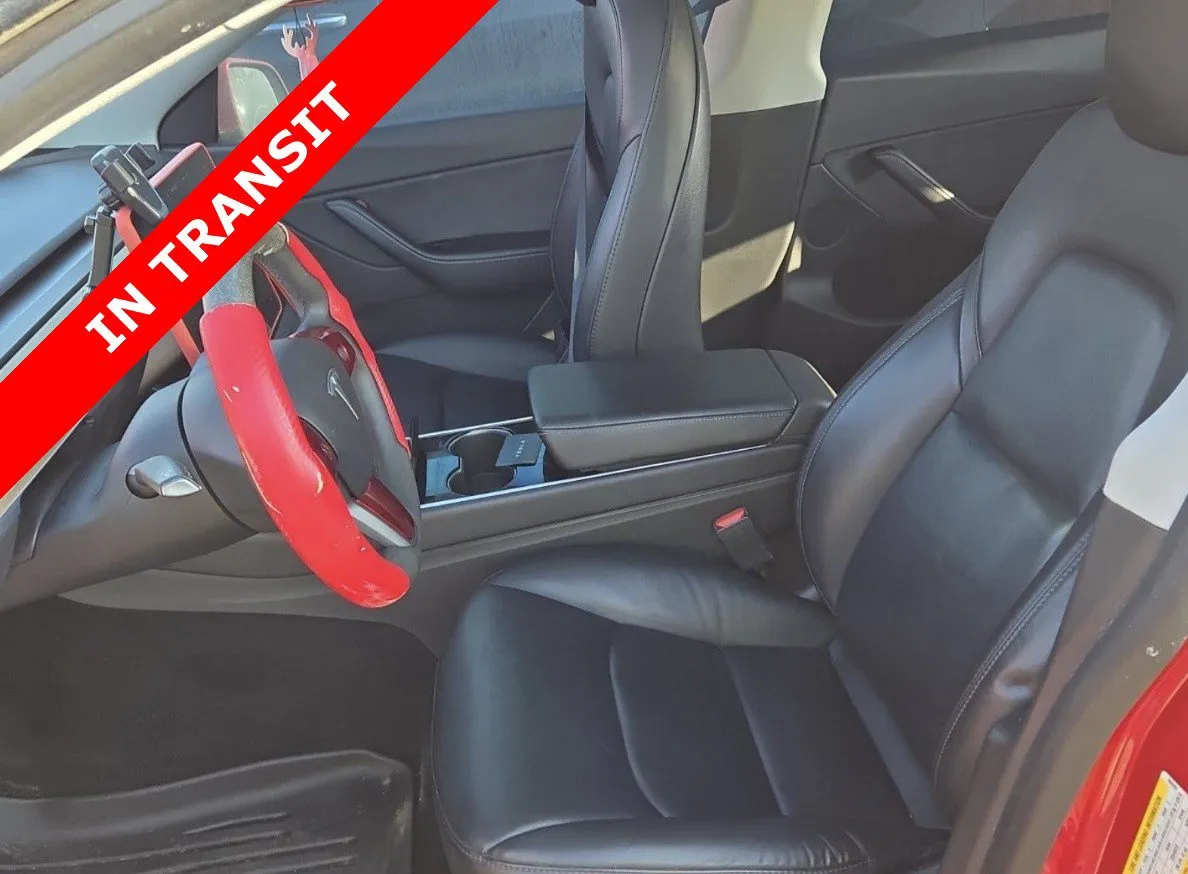Tesla Model Y photo 6