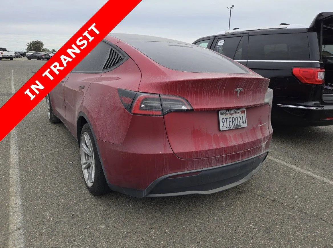 Tesla Model Y photo 5