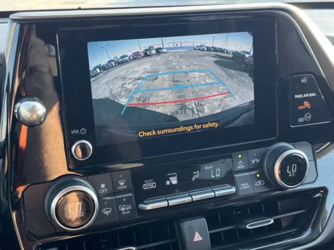 More photos of 2023 Toyota Highlander Hybrid LE at Auto Boutique Texas, TX