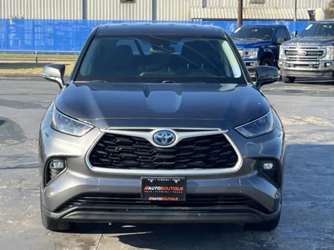 More photos of 2023 Toyota Highlander Hybrid LE at Auto Boutique Texas, TX