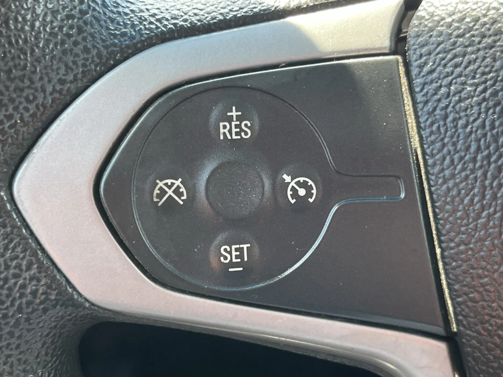 Chevrolet Colorado photo 16